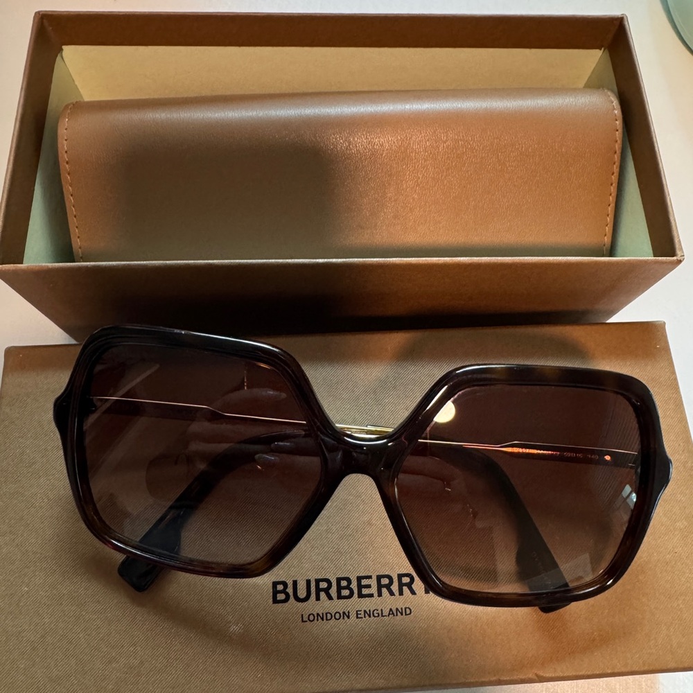 Burberry Brown sunglasses